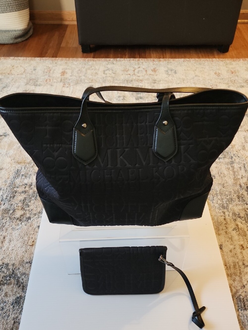 Michael Kors Black Monogram Tote with Wristlet Pouch. 14×13×5 - Picture 3 of 13